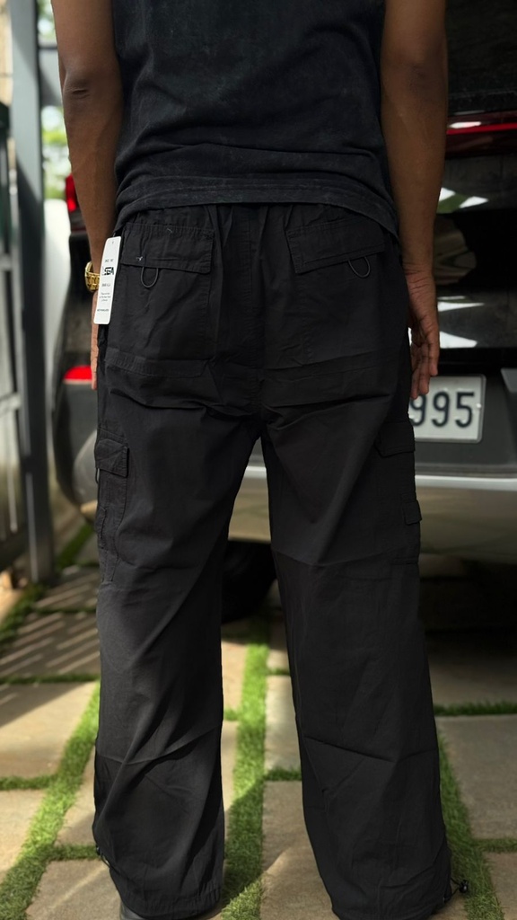 SBA parachute pants Black