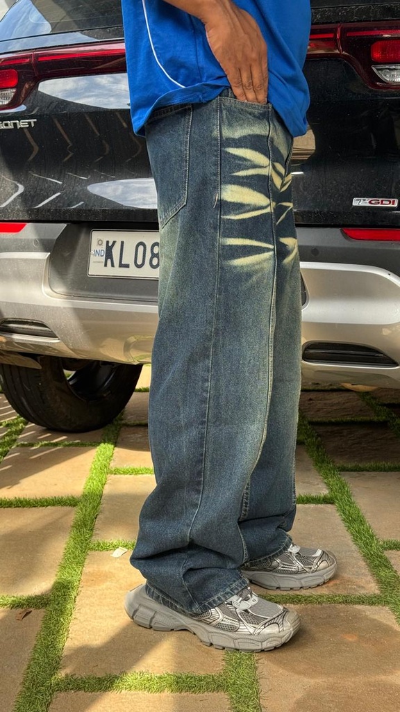 Special Whisker dark blue jeans