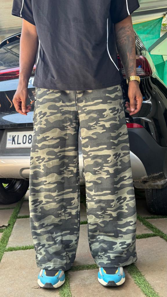 BAGGY  Green Trackpants