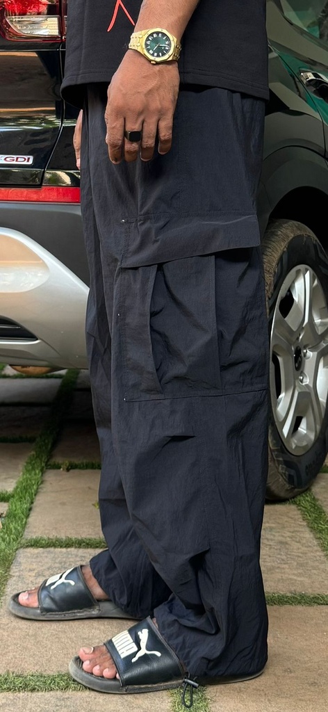 Black Korean parachute pants CARGO