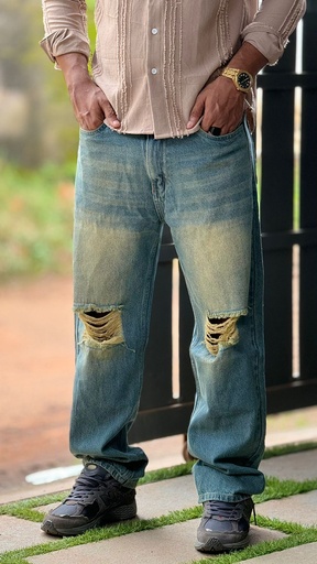 Vintage Light blue jeans BIG PATCH